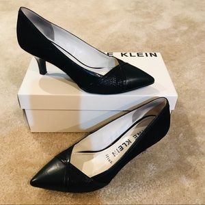 Anne Klein Black Flicka Pumps